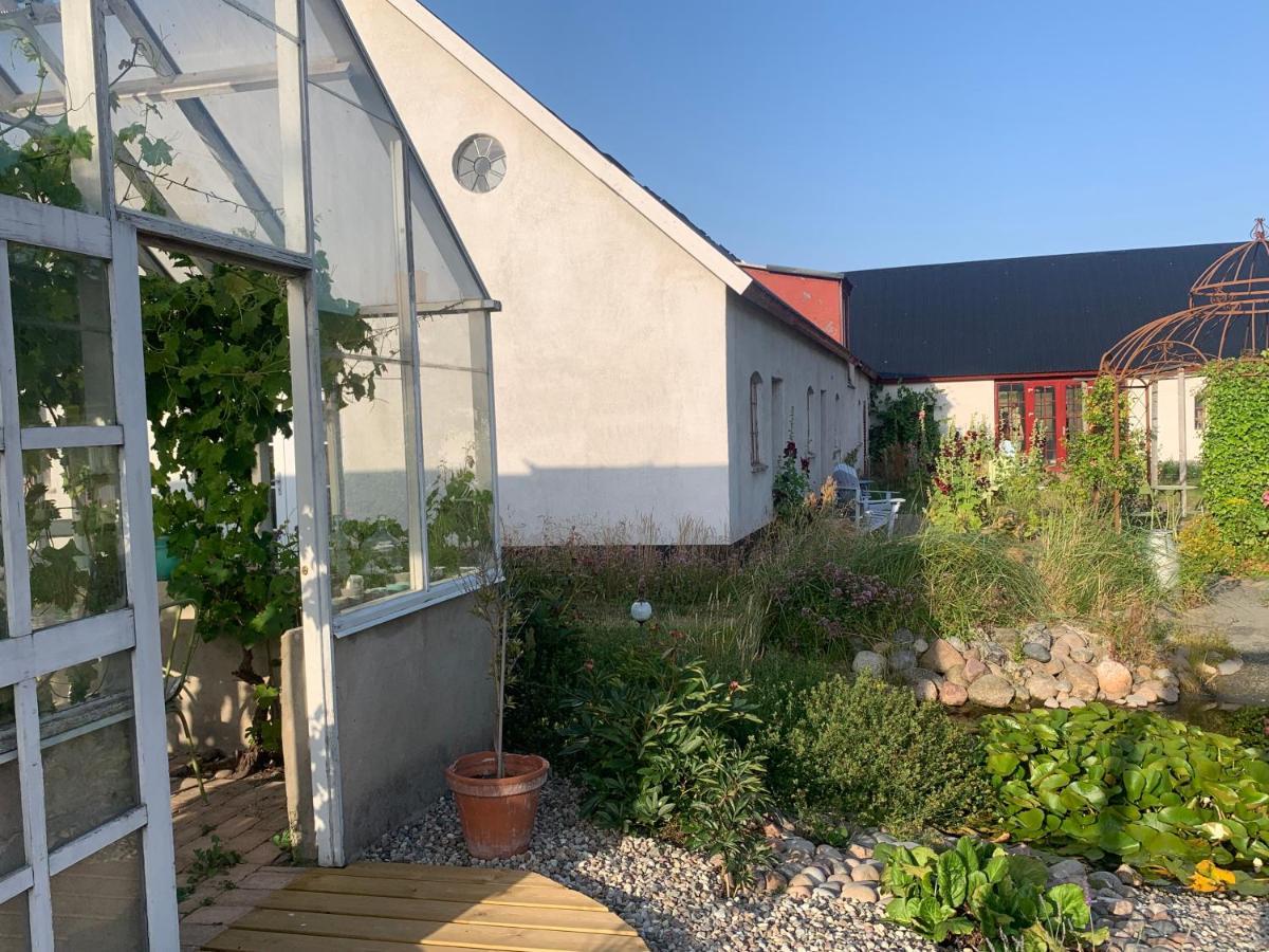 Strandbadsgarden B&B Löderup Exterior foto